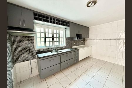 5_photo/94cf07468f.287bc06212b72698-ATLAS-12f5f736-ac4b-4c08-ad4c-2b34c4df673e.jpg de casa para alugar com 3 quartos, 132m² em Jardim Estela Mari, Cotia