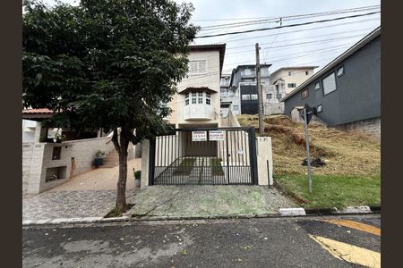 39_photo/94cf07468f.287bc06212b72698-ATLAS-ef495de5-e32b-4bc4-b0ce-7a57ece6a670.jpg de casa à venda com 3 quartos, 132m² em Jardim Estela Mari, Cotia