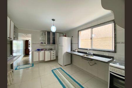 5_photo/94cf07468f.29e03957e02b54cf-ATLAS-2a336b24-ee6b-4c96-bfb5-41cf83fc2456.jpg de casa à venda com 3 quartos, 142m² em Jardim Estela Mari, Cotia