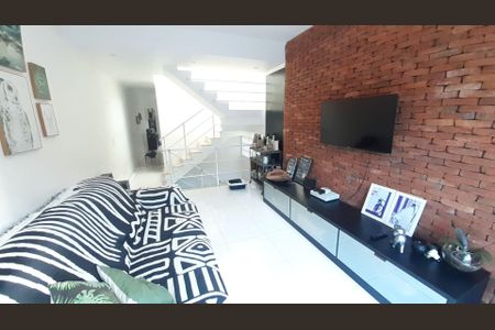 5_photo/94cf074ded.dda3a78fb47de289-ATLAS-be14ef53-6312-4854-997b-c0ace3dde6e8.jpg de casa à venda com 3 quartos, 125m² em Jardim Rosalina, Cotia