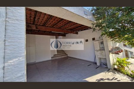 2_photo/94cf074e01.2bba007298a27dad-ATLAS-21228567-ac5f-481f-8d53-856ec89187e2.jpg de casa à venda com 2 quartos, 250m² em Jardim Nova Coimbra, Cotia