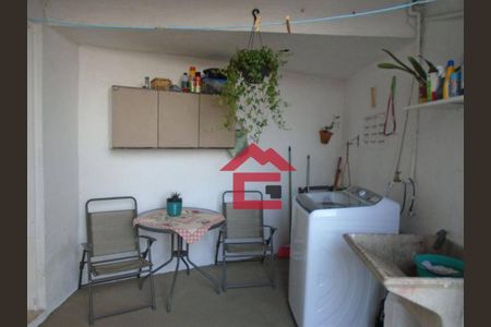 8_photo/94cf07508b.e38f2492aa902cd9-ATLAS-58dac9d2-a088-49e6-b2f7-fb91d856bfc2.jpg de casa à venda com 2 quartos, 61m² em Jardim Nova Coimbra, Cotia