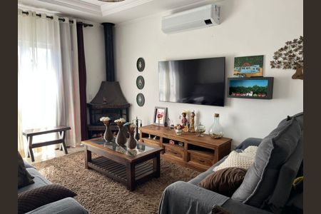 2_photo/94cf075207.d1833219ee018701-ATLAS-631ff3d8-9b2a-4243-b69a-e174cd83c10c.jpg de casa de condomínio à venda com 3 quartos, 140m² em Jardim Rio das Pedras, Cotia