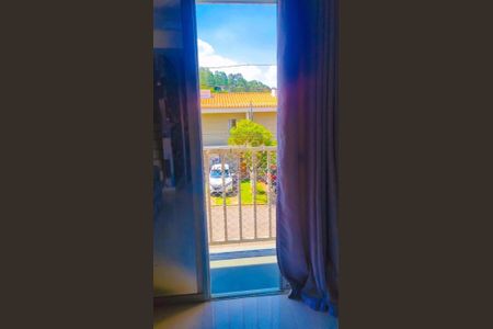 6_photo/94cf075391.e83e687cd638d437-ATLAS-51609a54-edae-4081-b8df-e43eb07d3348.jpg de casa à venda com 3 quartos, 200m² em Jardim Maria Tereza, Cotia