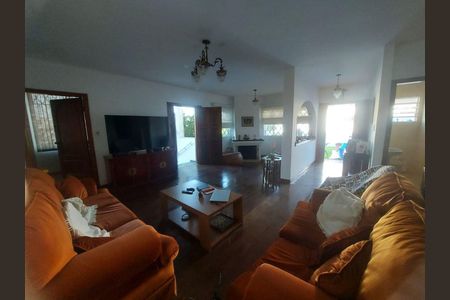 3_photo/94cf0758fb.8cbbc6e43ead3576-ATLAS-140dfdc8-b1a5-4d44-8ddd-4d2f765ca412.jpg de casa à venda com 3 quartos, 271m² em Jardim Nomura, Cotia