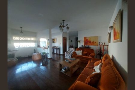 9_photo/94cf0758fb.8cbbc6e43ead3576-ATLAS-a50c6c24-31c9-4ee1-97d4-c0e802b3f93c.jpg de casa à venda com 3 quartos, 271m² em Jardim Nomura, Cotia