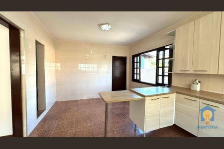 11_photo/94cf0759b3.de7f1e39899531ac-ATLAS-df6bec3d-b6ad-428d-a9e6-571896a8c6d6.jpg de casa à venda com 3 quartos, 235m² em Jardim Nomura, Cotia