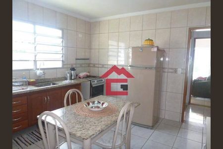 5_photo/94cf076081.6721d330cc8d7611-ATLAS-2286366a-ef59-45bf-aef5-7302f88e3ed4.jpg de casa à venda com 2 quartos, 128m² em Parque Bahia, Cotia