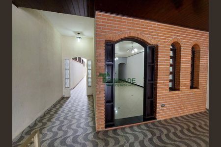 4_photo/94cf07630d.f14d7a494a64fc38-ATLAS-a09d03a0-6730-46f1-82b7-4e9034d60c1c.jpg de casa à venda com 4 quartos, 205m² em Centro, Cotia