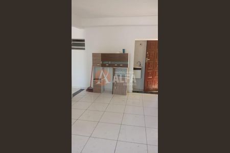 6_photo/94cf076313.1d0d827e26d2d819-ATLAS-7202ede3-4dba-4e10-a91d-b6a207582346.jpg de casa à venda com 2 quartos, 400m² em Centro, Cotia