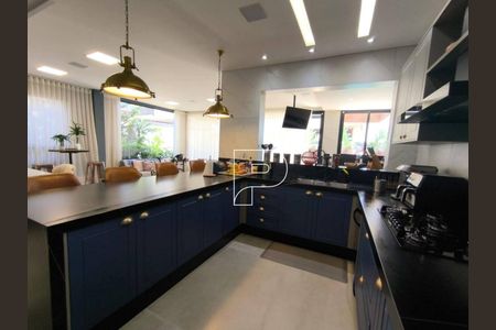 18_photo/94cf0764ed.8a706a3c1c8a5b40-ATLAS-1b678940-7f6c-4dd5-8965-10622ce0b46b.jpg de casa à venda com 4 quartos, 410m² em Jardim Leonor, Cotia