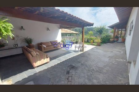 50_photo/94cf0765c1.589f6a8946056ecb-ATLAS-b4e3143d-39c7-4306-b918-bc06219a716a.jpg de casa à venda com 3 quartos, 300m² em Centro, Cotia