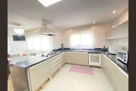 8_photo/94cf07706d.2832257cbb3df2c4-ATLAS-61fd5532-2175-45e8-8c7e-6f0e4619e4ff.jpg de casa à venda com 3 quartos, 157m² em Lageadinho, Cotia