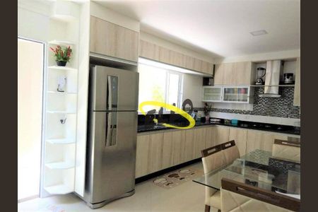 3_photo/94cf077a33.18e6ac91b37a8e88-ATLAS-b99f1f6f-8248-4cc4-a596-be737c4b33cd.jpg de casa à venda com 4 quartos, 300m² em Jardim Leonor, Cotia