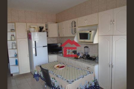 3_photo/94cf077b0f.ae51fdf35dd2c9d6-ATLAS-2a7d1146-e270-4231-8de3-9e415518a15e.jpg de casa à venda com 3 quartos, 170m² em Jardim Leonor, Cotia