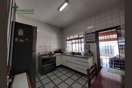 34_photo/94cf077bdd.c735d14336f4737f-ATLAS-55135f13-e05f-4a00-b808-8fd2f1e6d231.jpg de casa à venda com 5 quartos, 286m² em Jardim Leonor, Cotia