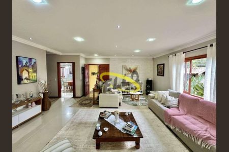 10_photo/94cf07859d.9713cb31d696552f-ATLAS-3abb0957-10d3-4e72-9bc2-b0b291375133.jpg de casa à venda com 3 quartos, 280m² em Centro, Cotia