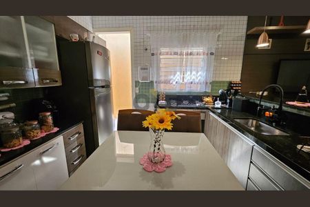 2_photo/94cf0785a1.0f81dd1a9a4f6ffb-ATLAS-153091e4-555d-4dcc-b3fd-dfe889e96c47.jpg de casa à venda com 2 quartos, 72m² em Centro, Cotia