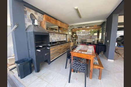 27_photo/94cf078d05.d064f87ba2f4a60c-ATLAS-43f0a03f-9995-45a9-a433-ccd912efc005.jpg de casa à venda com 4 quartos, 232m² em Jardim Atalaia, Cotia