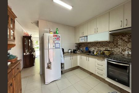 5_photo/94cf0791db.e100dba37721dde7-ATLAS-f7f2a480-98b8-43eb-8fd0-27f6ca5909b2.jpg de casa à venda com 2 quartos, 50m² em Outeiro de Passárgada, Cotia
