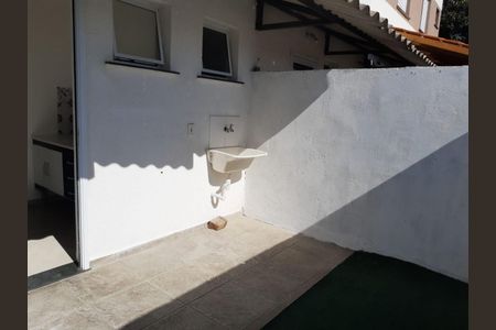 10_photo/94cf07ebfb.0176ad22bcbf6d3f-ATLAS-7fb7c50a-beab-4b25-8a08-050f33d29c32.jpg de casa à venda com 2 quartos, 48m² em Jardim Atalaia, Cotia