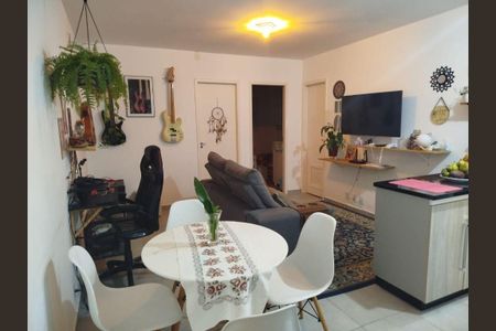 11_photo/94cf07f3b5.ceff8192393c33de-ATLAS-9c2b3019-bc85-420d-a29b-d56f2bb04243.jpg de casa à venda com 2 quartos, 60m² em Jardim Santa Paula, Cotia