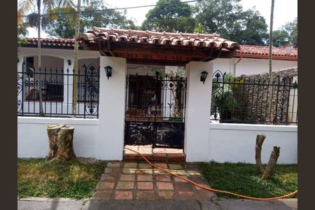 5_photo/94cf07f9a7.b7a28b76476596d7-ATLAS-873c862b-0e13-40d6-8d9e-b426d2f56b6d.jpg de casa à venda com 4 quartos, 370m² em Jardim Santa Paula, Cotia