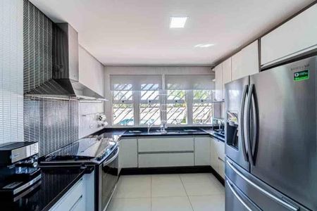 5_photo/94cf080a99.0abb473e952761da-ATLAS-3a20c666-dc6c-497a-887f-0e3fda2fe8ec.jpg de casa à venda com 6 quartos, 420m² em Chácara Recanto Verde, Cotia