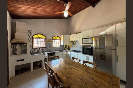 34_photo/94cf09dc33.7da11293e5e8925f-ATLAS-a9b937b6-cc22-4eed-8eab-82d3556b6117.jpg de casa à venda com 6 quartos, 355m² em Chácara Real (Caucaia do Alto), Cotia