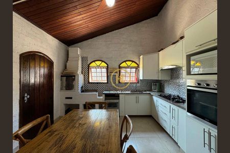 33_photo/94cf09dc33.7da11293e5e8925f-ATLAS-b16cced6-77b7-4478-abe3-a714adecbc9f.jpg de casa à venda com 6 quartos, 355m² em Chácara Real (Caucaia do Alto), Cotia