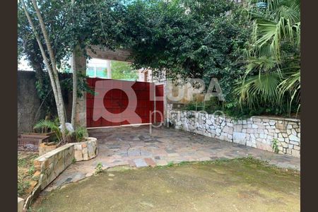 5_photo/94cf0a1d9d.eb4747a7722cd593-ATLAS-2224f6e8-951f-4a89-b31c-bb5cc43a14c5.jpg de casa à venda com 3 quartos, 400m² em Água Espraiada, Cotia