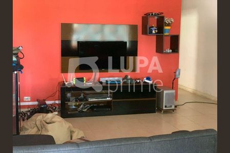 8_photo/94cf0a1d9d.eb4747a7722cd593-ATLAS-26d6a7b1-d311-4109-8afa-e5fdf5943eee.jpg de casa à venda com 3 quartos, 400m² em Água Espraiada, Cotia