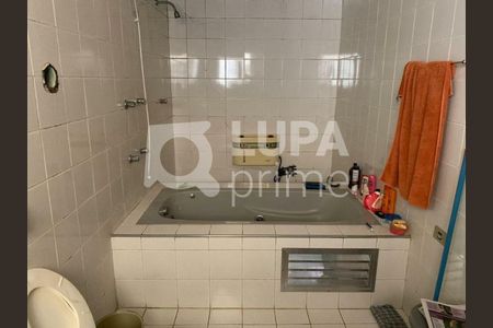 6_photo/94cf0a1d9d.eb4747a7722cd593-ATLAS-b632de0f-7ae2-4b75-ac4e-b039c9f88ba3.jpg de casa à venda com 3 quartos, 400m² em Água Espraiada, Cotia