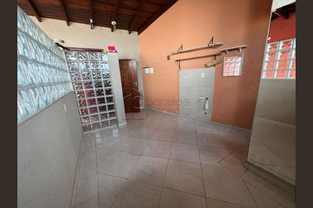 5_photo/94cf204ff5.dc7b031a1d7e8bb1-ATLAS-095a63a0-96be-4f13-aec5-4e99325158dd.jpg de casa à venda com 2 quartos, 234m² em Jardim Santa Gertrudes, Jundiaí