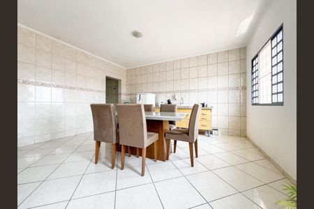 11_photo/94cf20d309.9f73e101bd22bb98-ATLAS-badcbc2a-2e2c-4372-8e67-7450c8aec8e2.jpg de casa à venda com 3 quartos, 275m² em Vila M Genoveva, Jundiaí