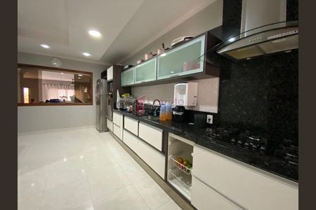 7_photo/94cf20defb.61bdc0c06b760ac2-ATLAS-c29c0ad5-c3d1-4b51-85cc-6835622fc6a2.jpg de casa à venda com 3 quartos, 281m² em Jardim do Lago, Jundiaí