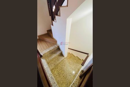 8_photo/94cf21322b.8a734c1c2a3b006e-ATLAS-dde2531e-134d-44c1-8e6a-0d9ba059a200.jpg de casa à venda com 3 quartos, 233m² em Jardim Santa Julia, Jundiaí