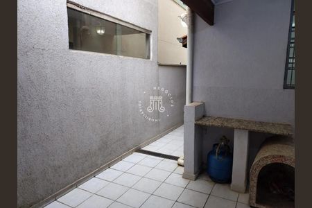 6_photo/94cf213e0d.c3b9fb60c1df5c5a-ATLAS-277d8eb2-ddb1-460a-87ea-2cfbebda7e5a.jpg de casa à venda com 2 quartos, 72m² em Jardim Martins, Jundiaí