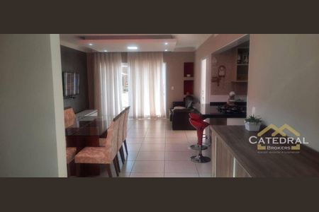 10_photo/94cf214047.9fde2b1beaf38236-ATLAS-a9e9203d-709e-45b4-b9af-b838388e3d1b.jpg de casa à venda com 3 quartos, 234m² em Vila Maringa, Jundiaí