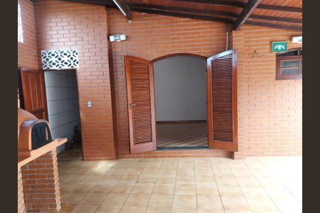 4_photo/94cf21d8b1.ceff8192393c33de-ATLAS-b9cec211-4cf6-45da-b03a-ccb6d317f752.jpg de casa à venda com 2 quartos, 320m² em Fazenda Velha, Jundiaí