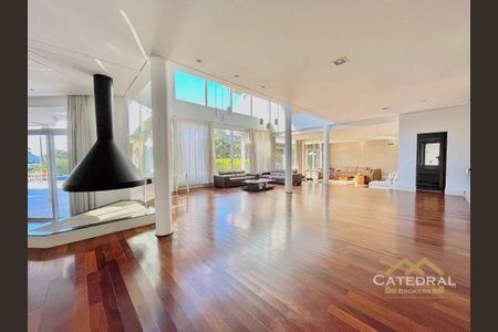 3_photo/94cf24131b.b7a28b76476596d7-ATLAS-d97812fb-43c2-4cd2-9585-d4a3db5b6f56.jpg de casa à venda com 6 quartos, 1000m² em Aglomeração Urbana de Jundiaí, Jundiaí