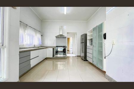 7_photo/94cf2424fd.ae537c11cfa6cc3a-ATLAS-1b2c4f9c-de09-4e93-839f-e3ed5ddd6f17.jpg de casa para alugar com 4 quartos, 434m² em Jardim das Samambaias, Jundiaí