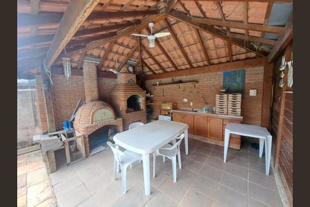 12_photo/94cf243101.a49e91fd3ceb7e6d-ATLAS-3f7df51e-bfaf-48b3-8c41-c936ad77beb2.jpg de casa à venda com 3 quartos, 303m² em Jardim das Samambaias, Jundiaí