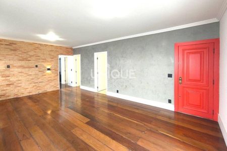 7_photo/94cf2431b1.4d21696e34f451c0-ATLAS-6127c592-778b-4039-b7cd-ea805bc70c3e.jpg de casa para alugar com 3 quartos, 420m² em Jardim das Samambaias, Jundiaí
