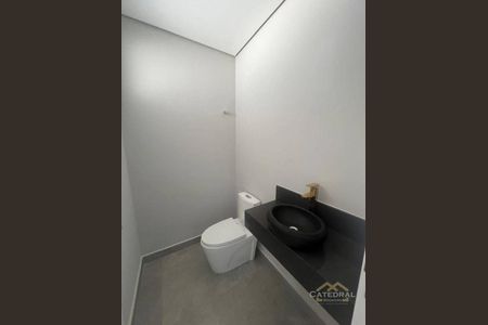 4_photo/94cf253b3b.9fde2b1beaf38236-ATLAS-15a96e3b-a2d7-4d54-b0db-1c90a9143b95.jpg de casa à venda com 3 quartos, 215m² em Jardim Ermida I, Jundiaí