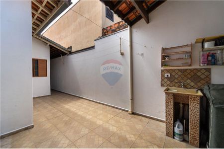 3_photo/94cf255aff.f14d7a494a64fc38-ATLAS-23bf4ca2-5cf8-48ff-bf09-ee6d96a69ed7.jpg de casa à venda com 2 quartos, 45m² em Fazenda Grande, Jundiaí