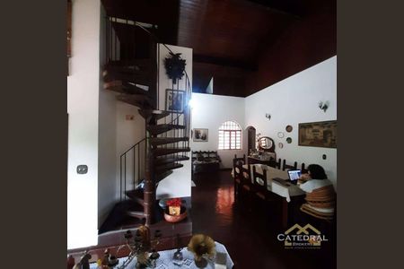 2_photo/94cf25a553.9fde2b1beaf38236-ATLAS-0b2e2d49-39c2-495e-a18c-91edcce11269.jpg de casa à venda com 2 quartos, 400m² em Vila Alvorada, Jundiaí