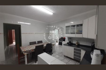 6_photo/94cf25bbb5.ae6c0d4ae2e822c2-ATLAS-960099d1-5d4a-461c-85a1-a76f57d8522f.jpg de casa à venda com 4 quartos, 124m² em Jardim Guanabara, Jundiaí