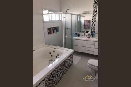 3_photo/94cf25fb85.9fde2b1beaf38236-ATLAS-63b8443f-5e7f-40e4-834a-b7c7e92e6621.jpg de casa de condomínio à venda com 3 quartos, 360m² em Loteamento Portal do Paraiso, Jundiaí