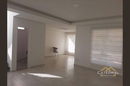 11_photo/94cf25fc69.9fde2b1beaf38236-ATLAS-bd625976-5e43-48a1-833c-eb815db95f8d.jpg de casa à venda com 3 quartos, 439m² em Loteamento Portal do Paraiso, Jundiaí